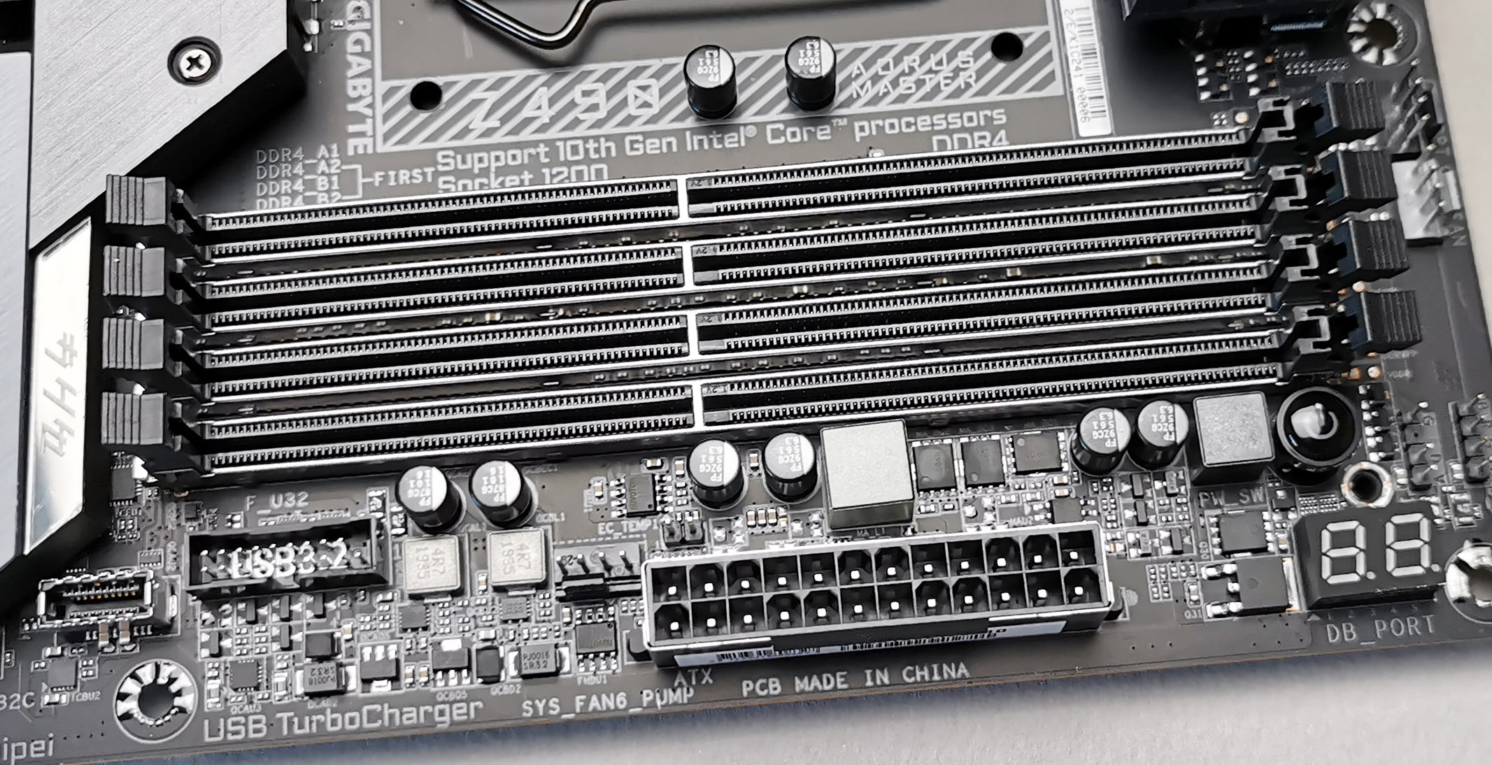 Visual Inspection - GIGABYTE Z490 Aorus Master Motherboard Review